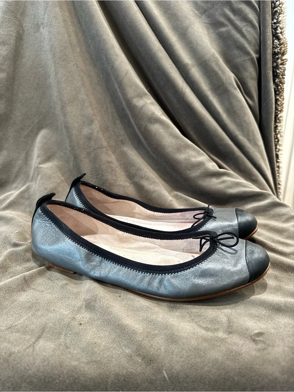 BLOCH Women's Metallic Gray Ballet Flats with Black Trim